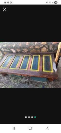 ANTIQUE RUSTIC COFFE TABLE