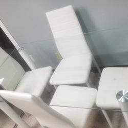 🚨DINING TABLE WITH 4 CHAIRS BRAND NEW 