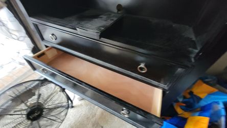 Media dresser