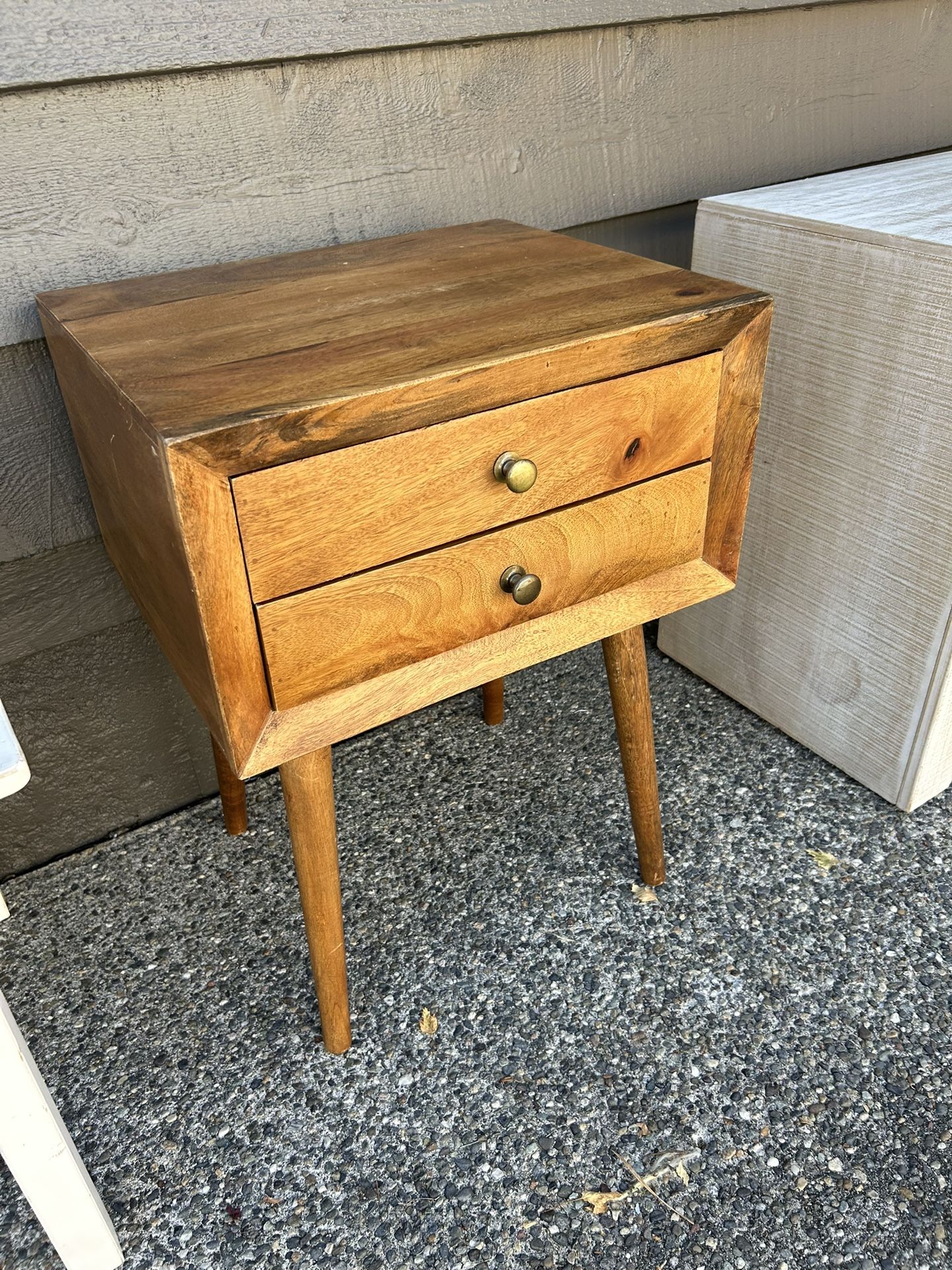 Single Side Tables