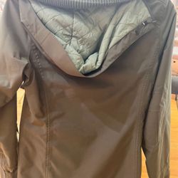 $20 Women’s Marmot Small Green Hooded Coat 🧥💚