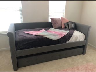 Twin size trundle bed