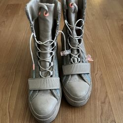 Converse Light Pink Chunk Heeled Boots. Size 9