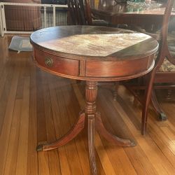 Antique Table Free.