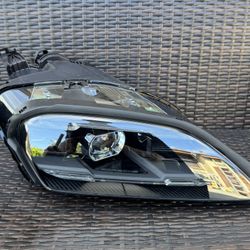 2025 2026 Porsche Taycan Right Passenger Side LED Headlight OEM 9J1941036AD