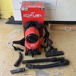 Milwaukee M18 FUEL 18-Volt Lithium-Ion Brushless Red HEPA Multisurface 1 Gal. Cordless 3-in-1 Backpack Vacuum (Vacuum-Only)