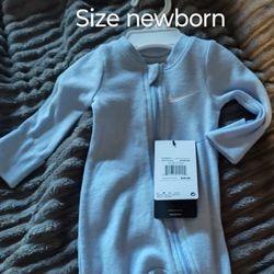 Brand New nike  Size Newborn Outfit 