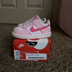 Nike Dunk Low “Triple Pink”