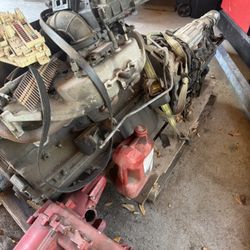 Jeep Cherokee 1998 engine 4.0 complete very good  and transfer case.  