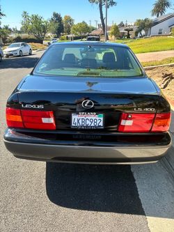 2000 Lexus LS 400