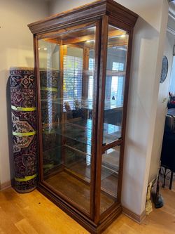 Beautiful Solid Oak Lighted Curio Cabinet / Display Case