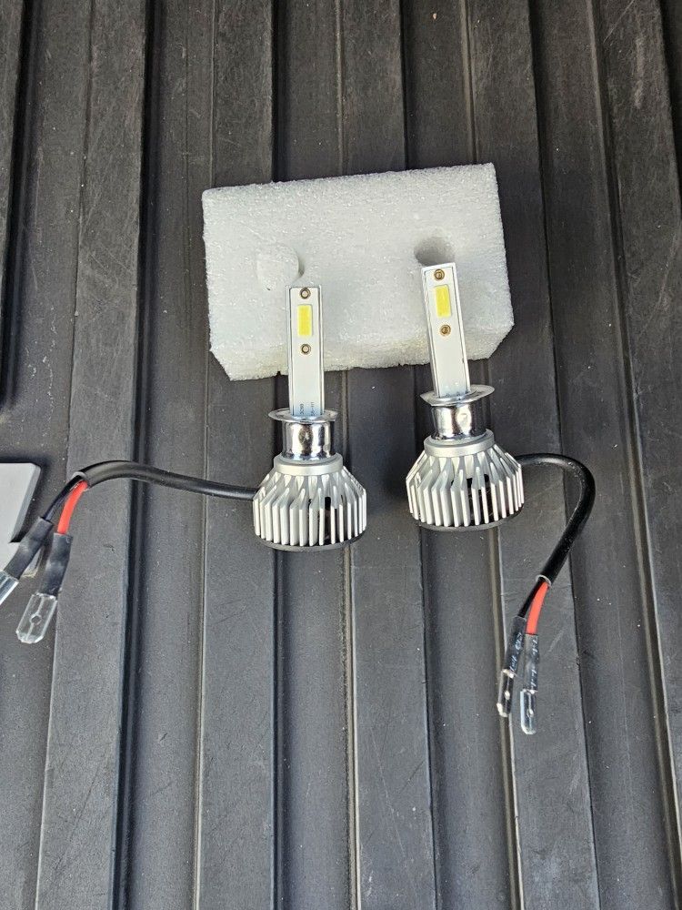 Bright New 6000k LED H1 White Light.