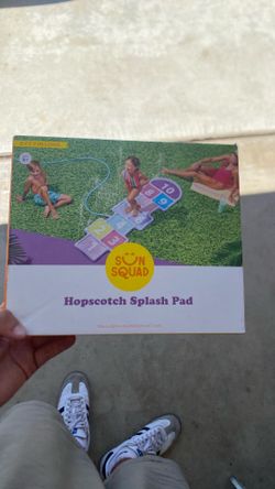 Hopscotch splash pad