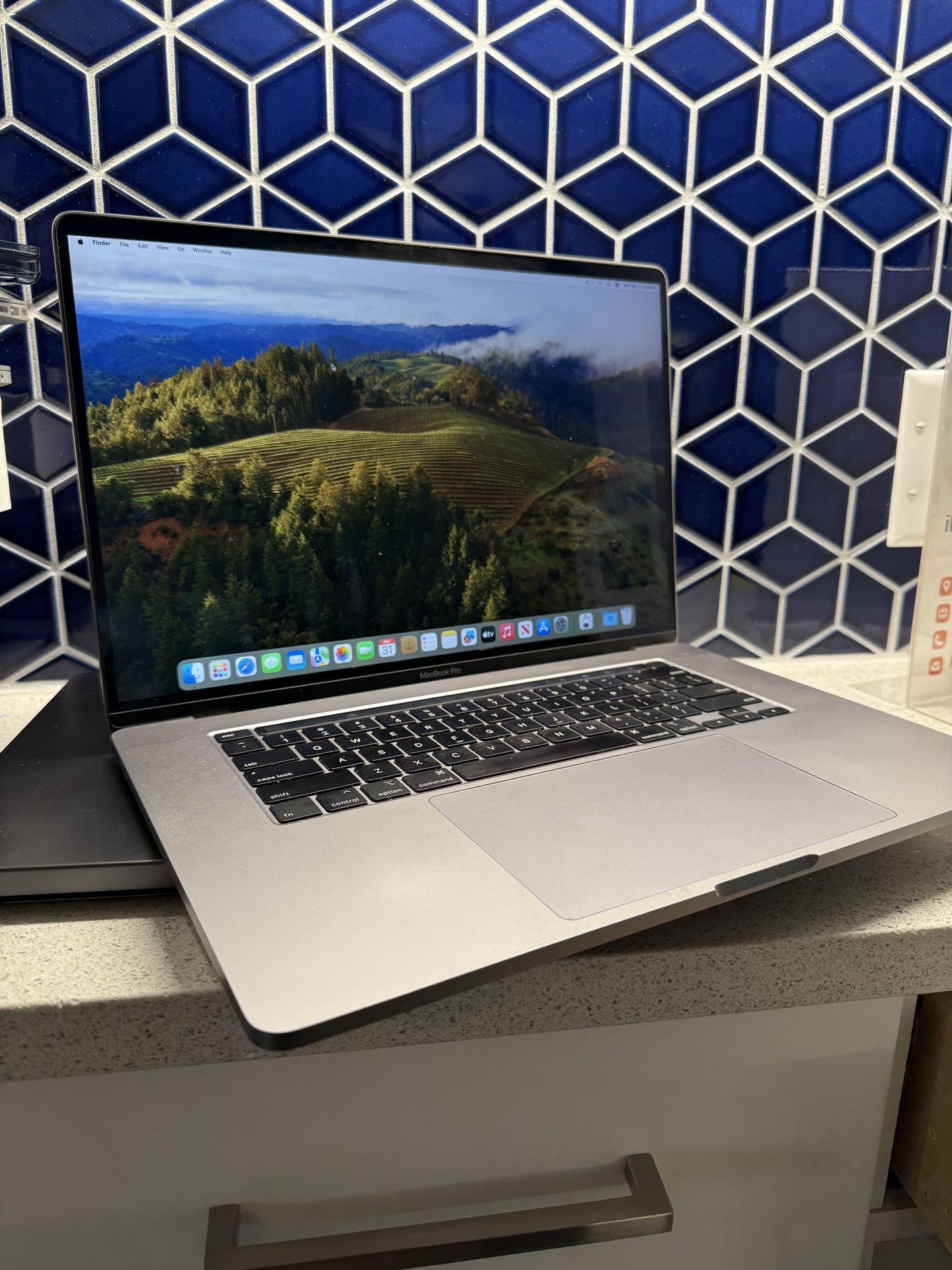 2019 Apple MacBook Pro 16” i9 16GB Ram. Finance Available!
