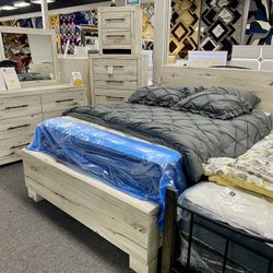 4pc Queen Size Bedroom Set $999