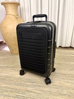 Samsonite Variate Spinner Carry-on Suitcase