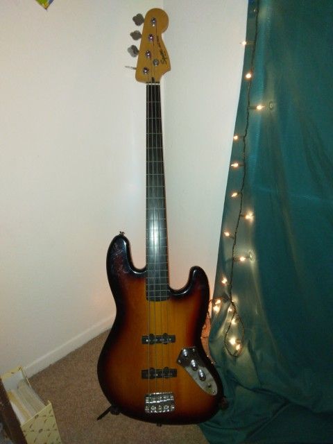 FENDER JAZZ Bass Guitar SQUIER