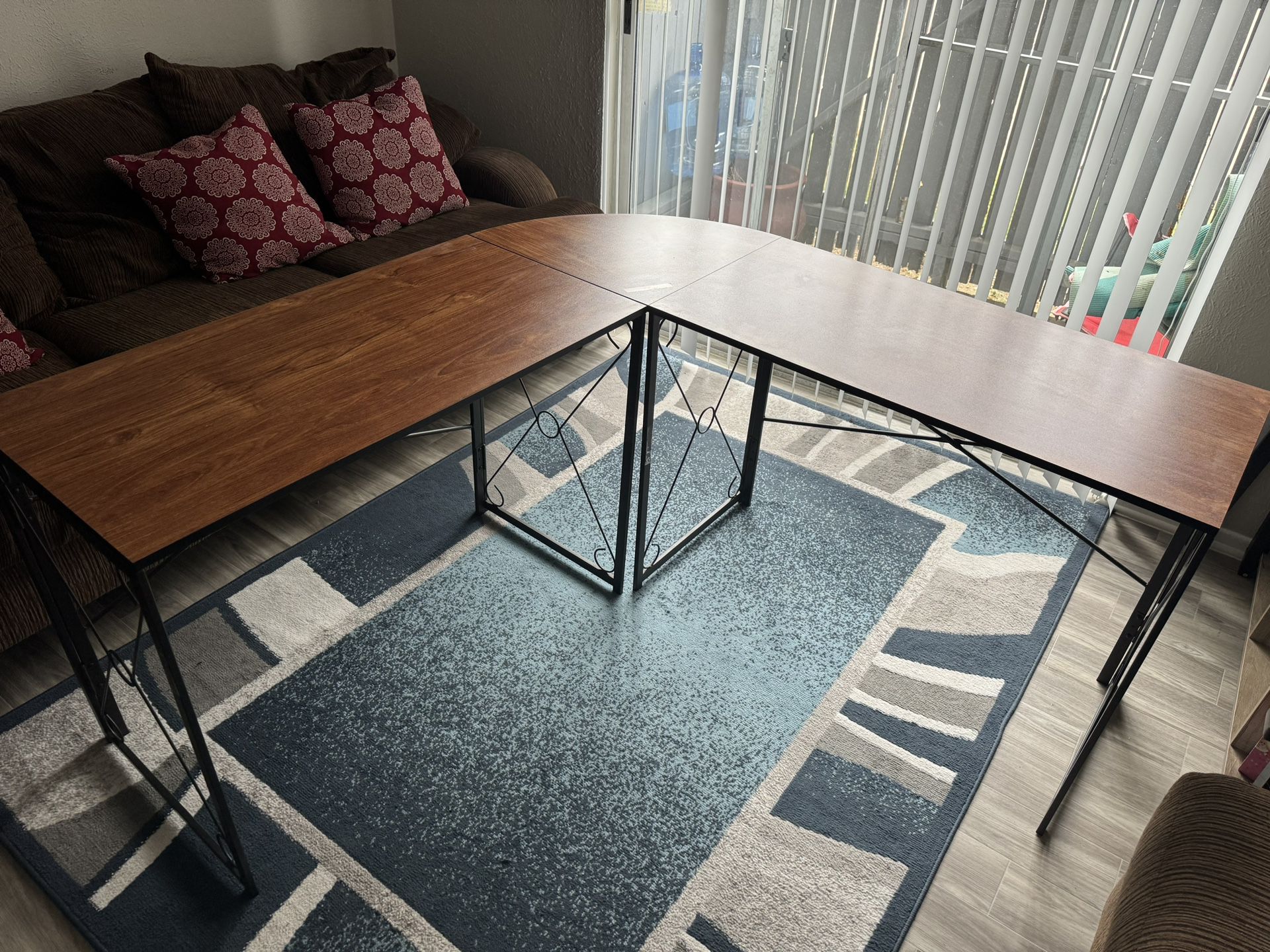 Multi-Usage L Shape Table