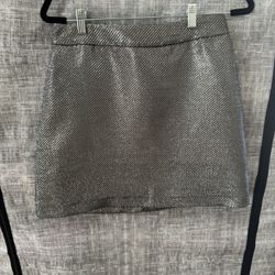 ✨ H&M Metallic Silver Mini Skirt — Size 6 — Perfect for Holidays/NYE!