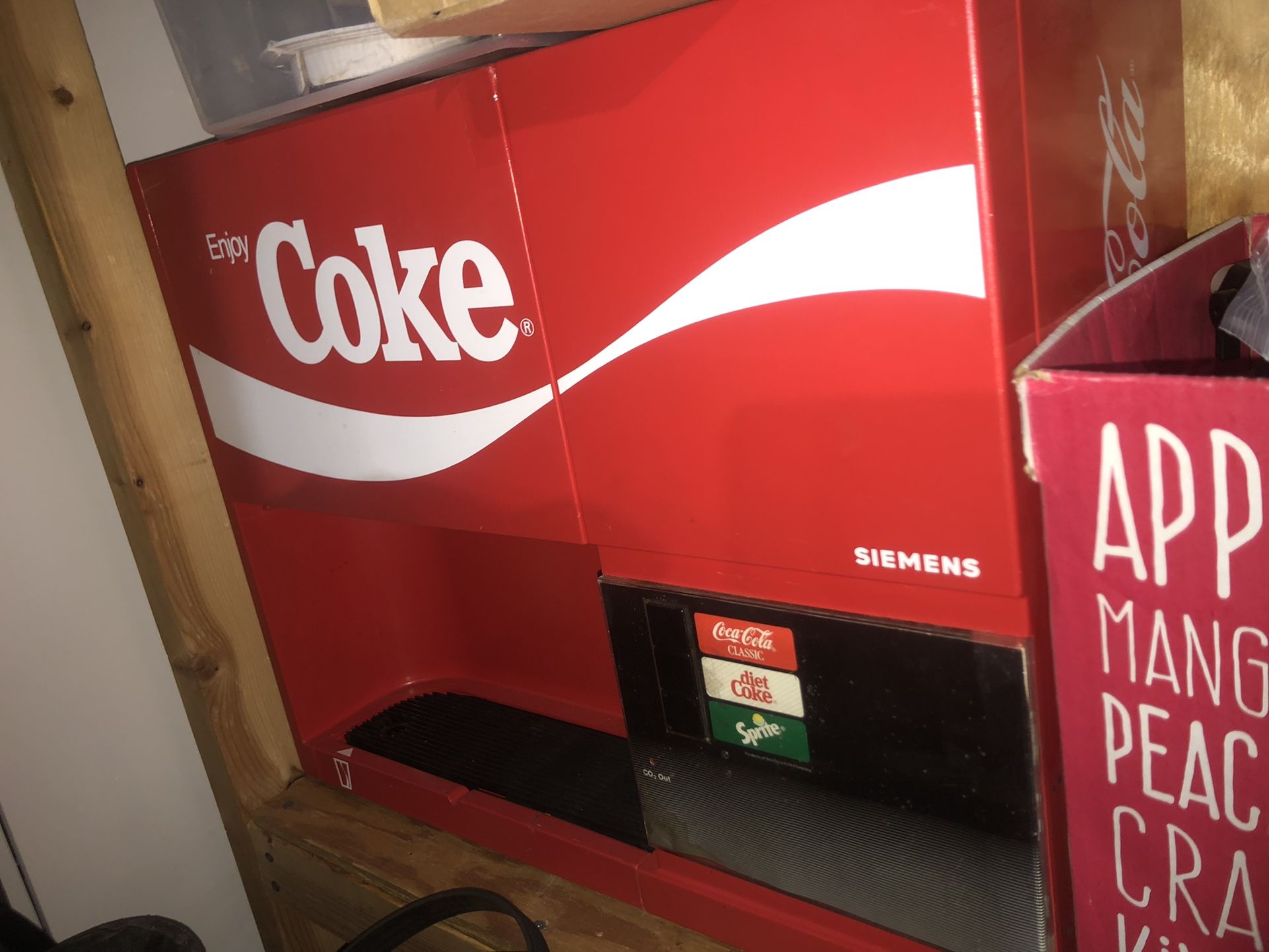 Coca Cola 3 Flavor Counter Top Soda Machine Breakmate Minipom Soda Machine