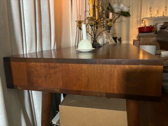 Table/desk/dressing table