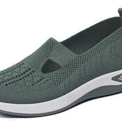 Women's Slip On Sneakers - 7.5 Size