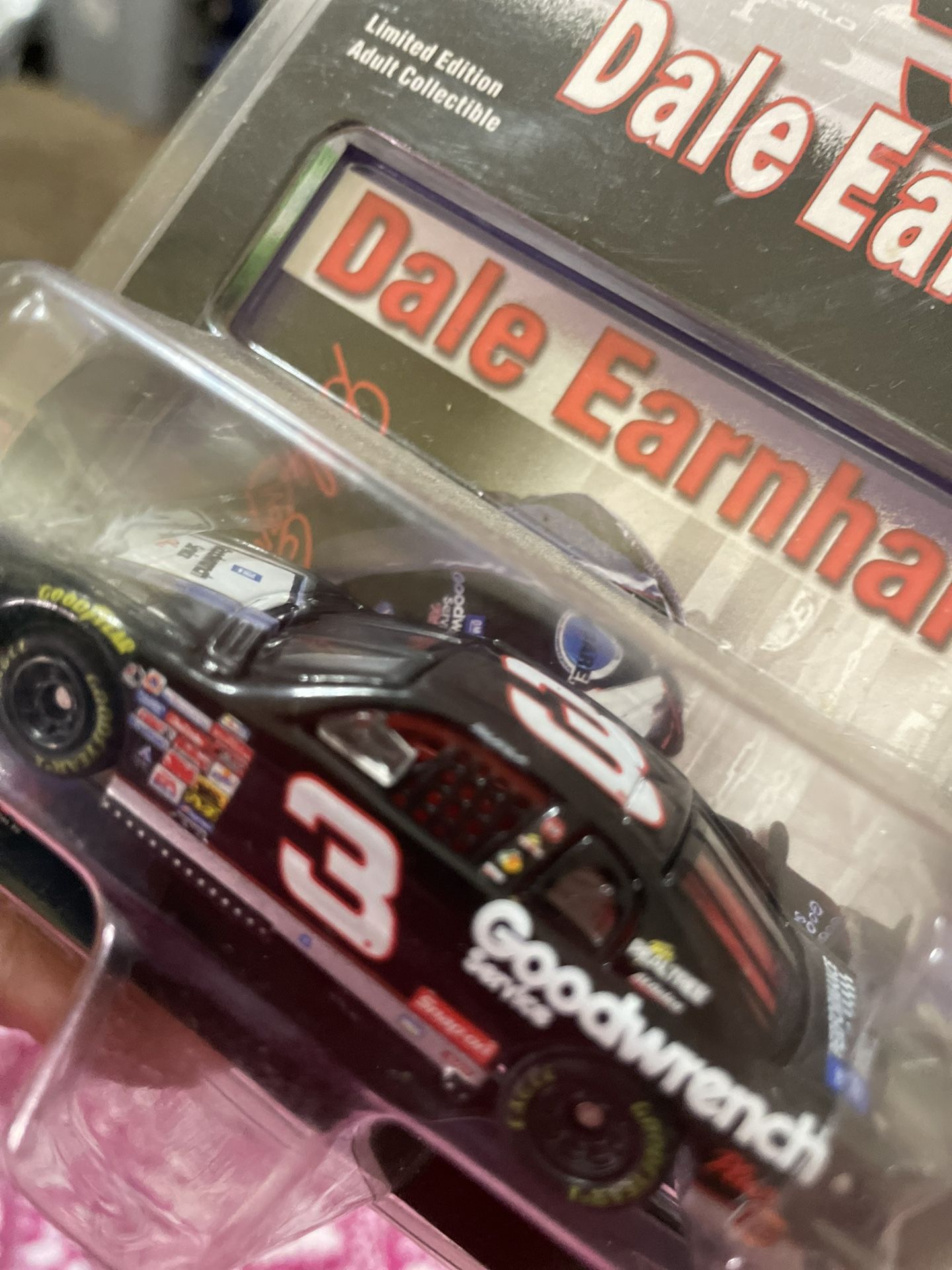 1999 Action 1/64 Dale Earnhardt #3 Goodwrench Service Plus Monte Carlo New w/trading card