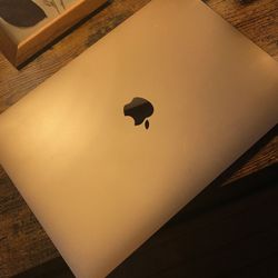 MacBook Air 13” (2019) -  8GB 