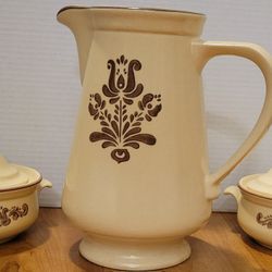 Pfaltzgraff Village 2L Pitcher And Two 2 Qt Round Cover Casserole Dish