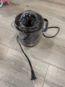 Electric Citrus Juicer with Pitcher
