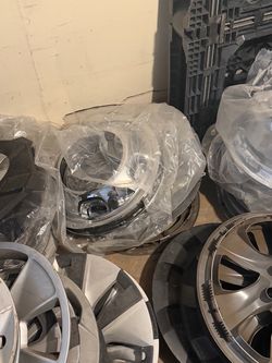 Tire hub caps