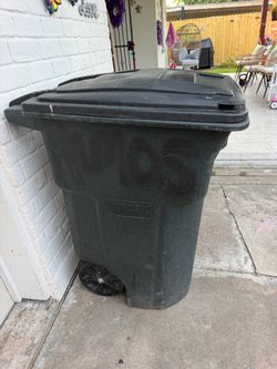 Trash can