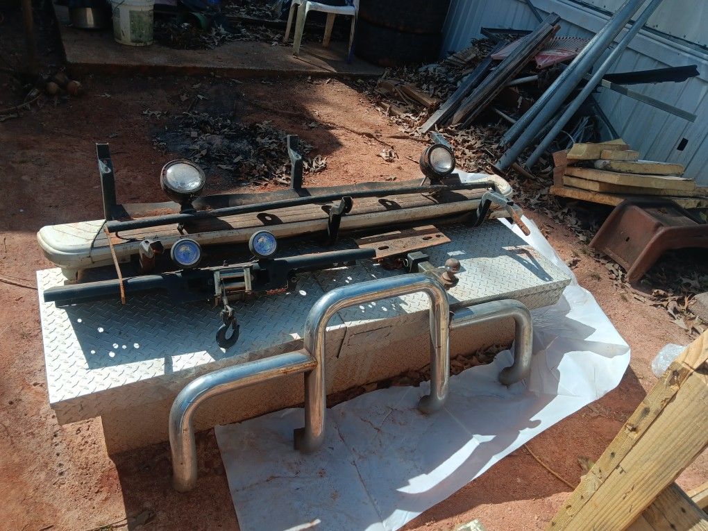 Winch With Winch Mounting Brakett Ram Bar Towing Reese Hitch Side Steps And Kc Lights Bar