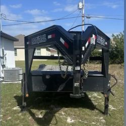 2022 LOADTRAIL Gooseneck Car Hauler