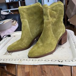 Vince Camino Suede Boots 9 Wide