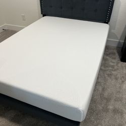 Full Bed With Memory Foam Mattress 