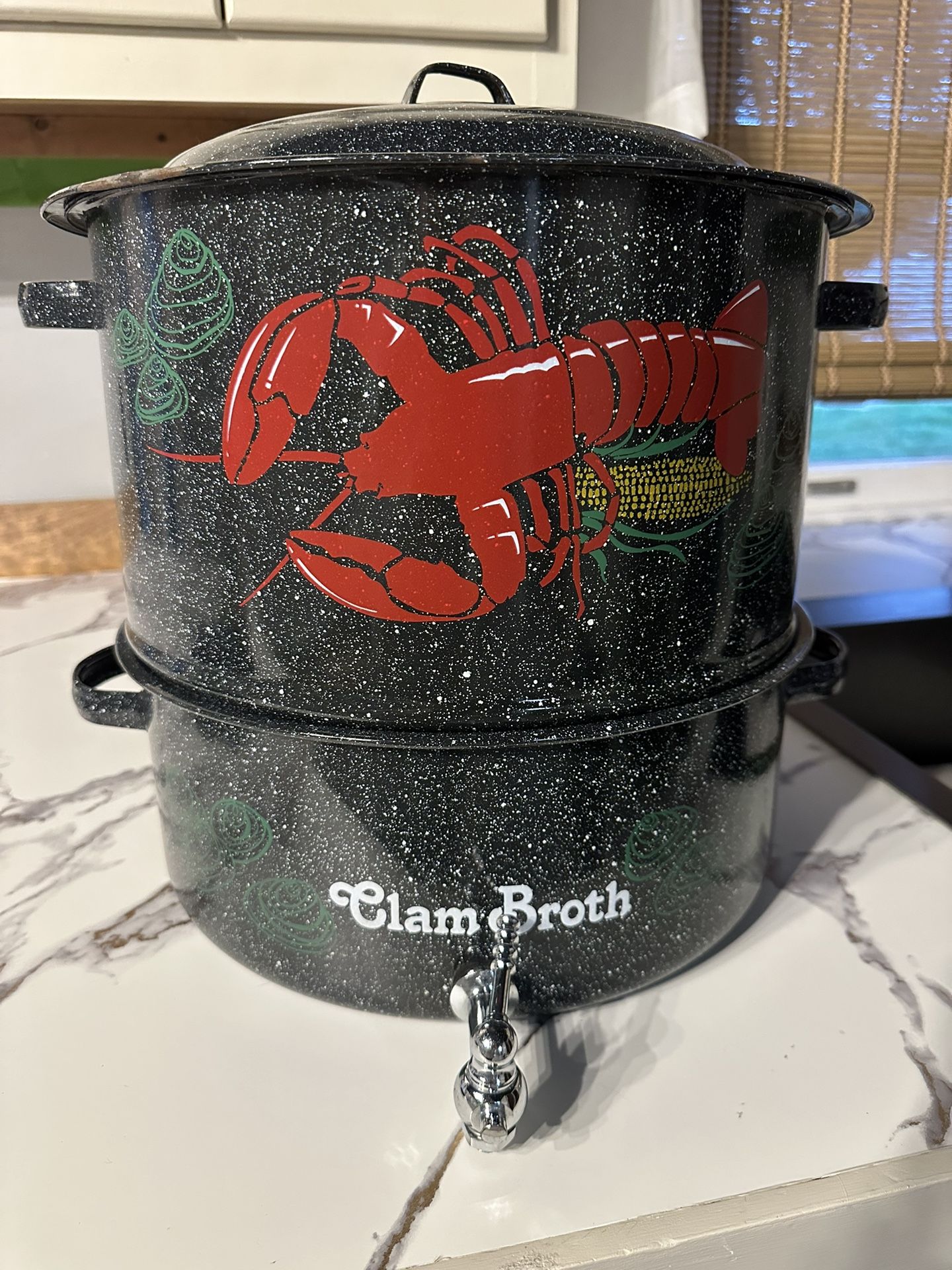 Clam/lobster Pot
