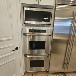 ✨ Luxury Built-In Stainless Appliance Set – Dacor Double Oven + Thermador Microwave ✨