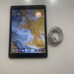 Unlocked iPad  9 64 GB- Wifi + Cellular Space Gray- Plus an Apple Pencil 