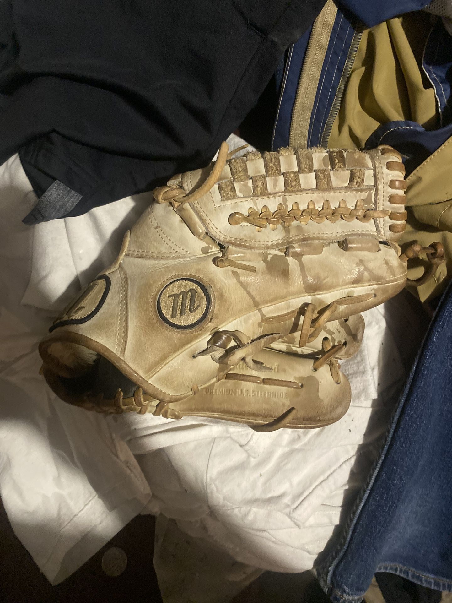 Marucci Baseball Glove