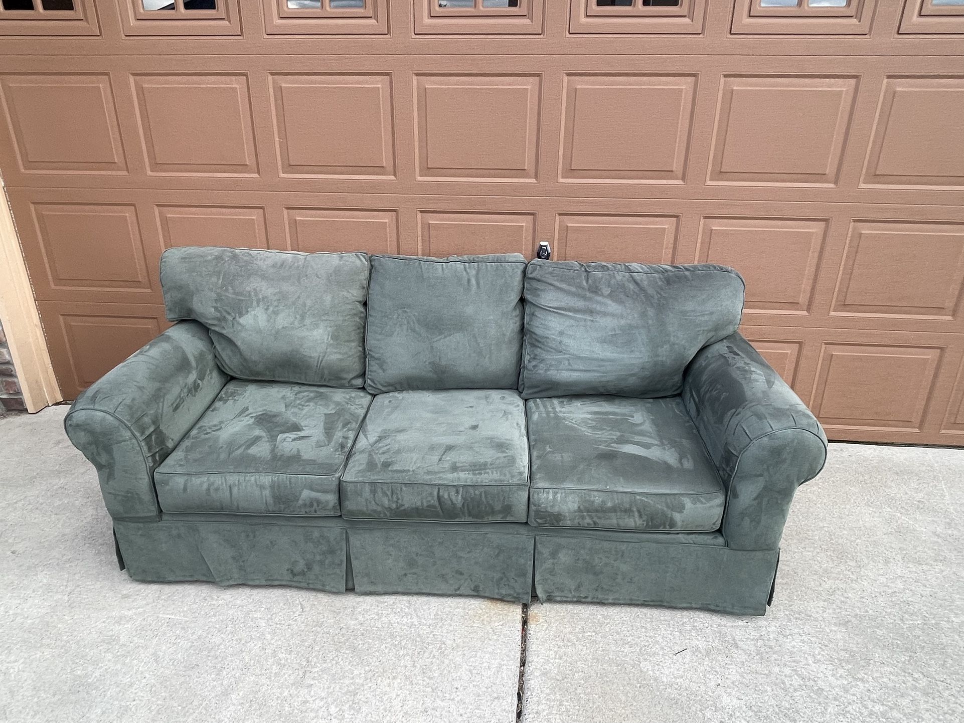 Hunter Green Couch - FREE DELIVERY 🚚 