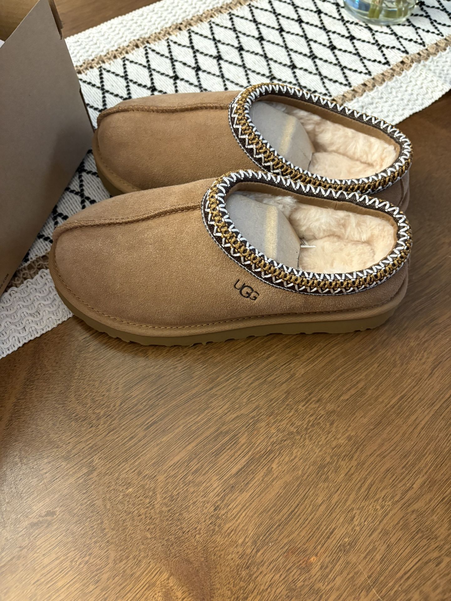 UGG Tasman