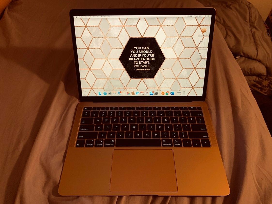 MacBook Air 2019 rose gold