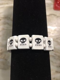 Zero jewelry bracelet