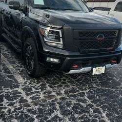 2021 NISSAN TITAN 4x4  crew Cab PRO-4X