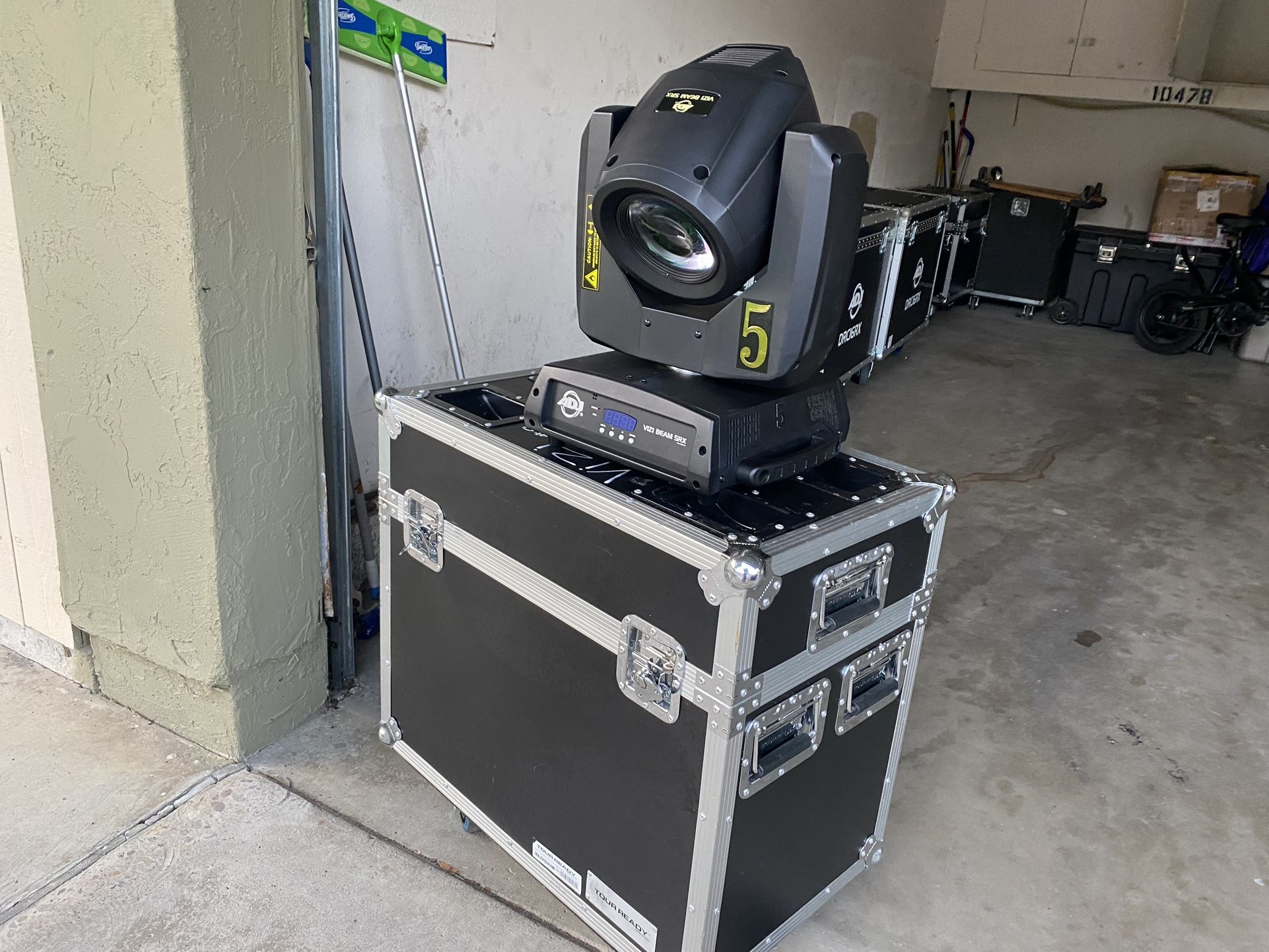 Profesional American DJ Moving Heads Lights Great For Big Stage $900 Each Box Sell Separate