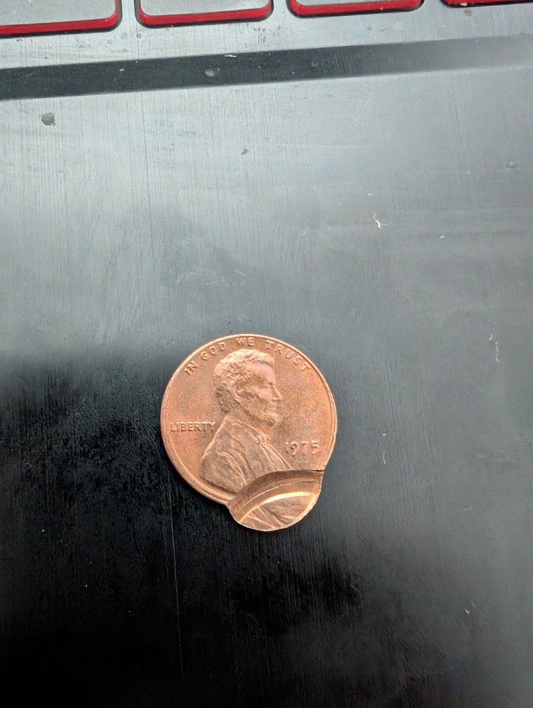 Double Struck, Off Center 1975 Lincoln Penny