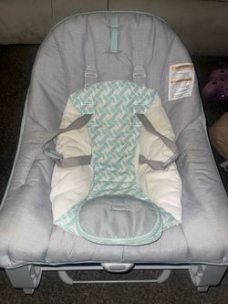 Infant Vibrating Chair w/Seat belt