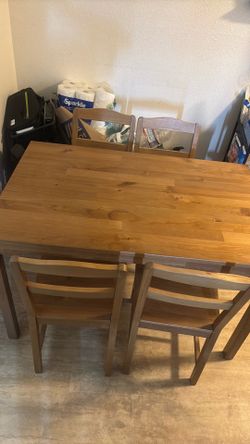 Dinner table with 4 chairs