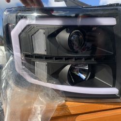 2007 To 2012 Chevy Silverado Headlights New